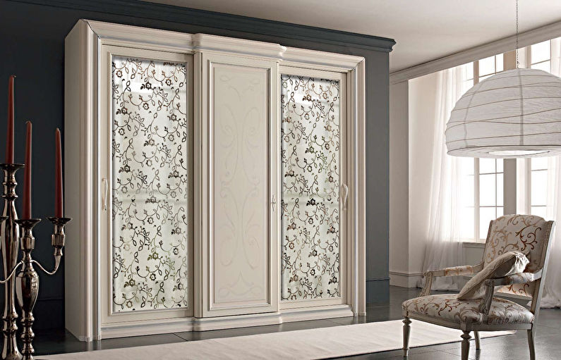 Armoire style provence beige