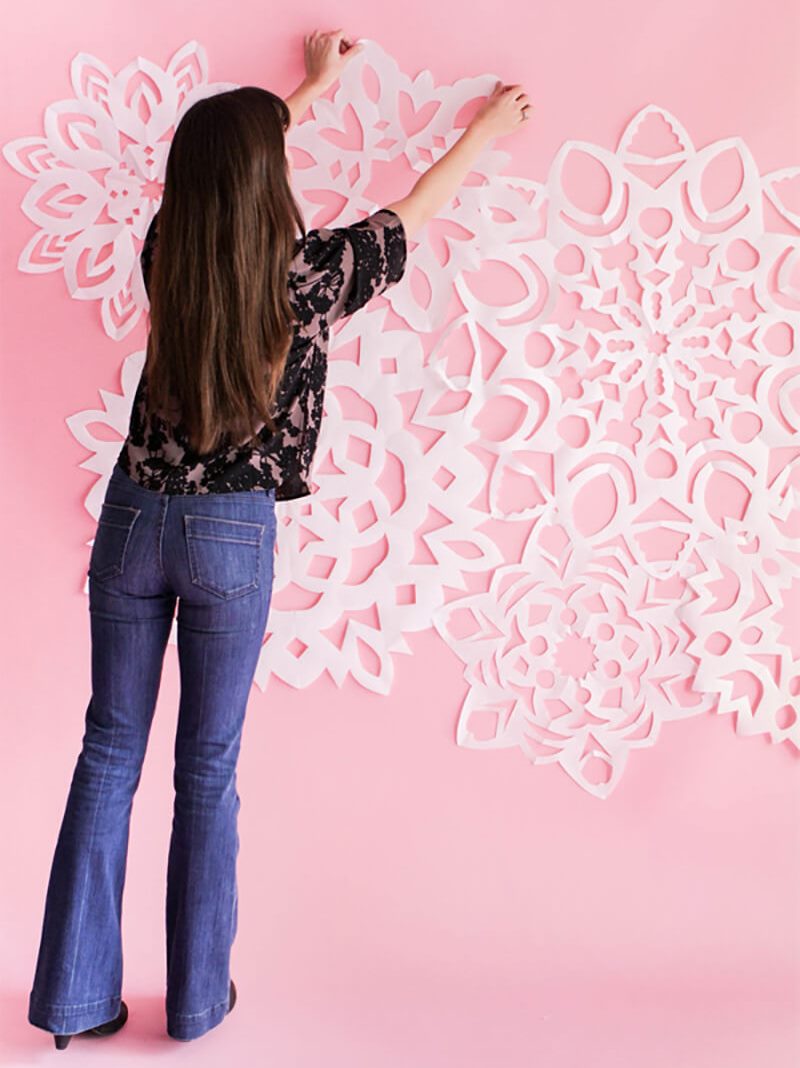 Decorating a kids room wall with snowflakes