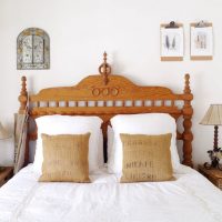 Decorative pillows with burlap pillowcases