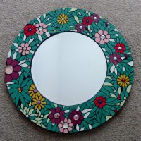 Decorating a mirror with acrylic paints