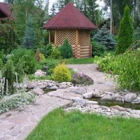 Natural stone in landscaping