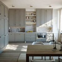 Kitchen with cupboards to the ceiling