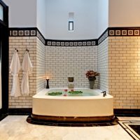 Salle de bain de style oriental