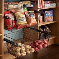 Extendable food storage baskets