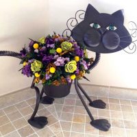 Cat shaped flower pot