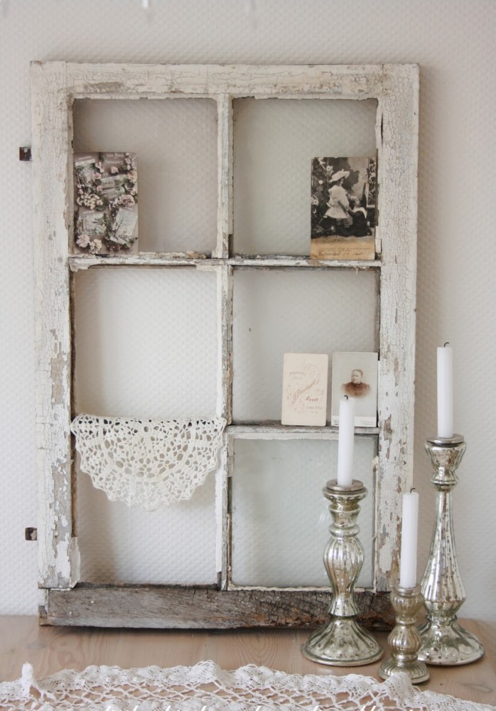 Interior decoration with an old frame