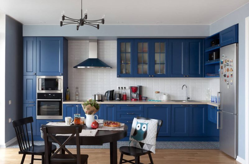 Deep blue kitchen unit