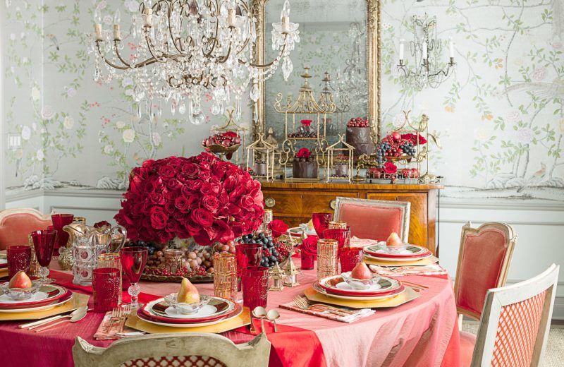 Festive table decoration in red