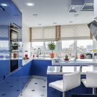 Complete kitchen with glossy facades