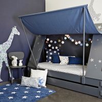 Children's tent in blue