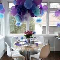 Balloons over the round table