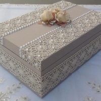 Decor boxes with beads and lace