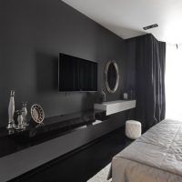 White ceiling in the bedroom with dark gray walls