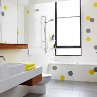 Design minimaliste de la salle de bain