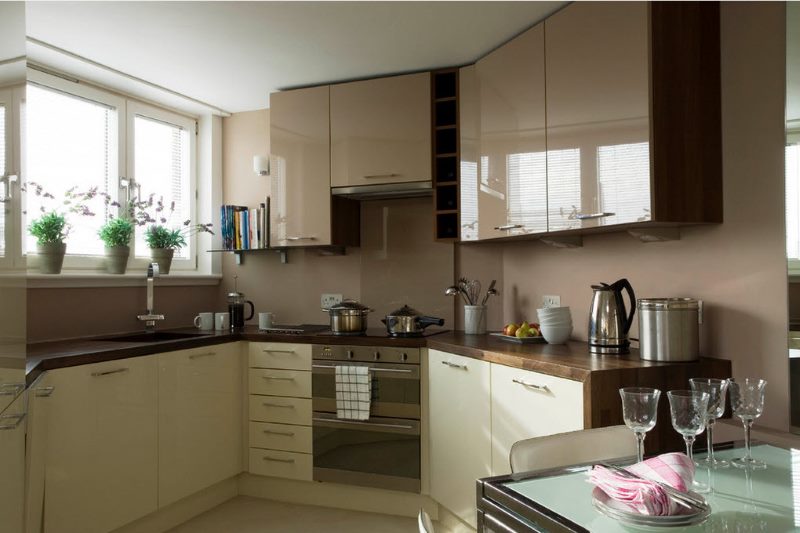 Small kitchen with glossy facades
