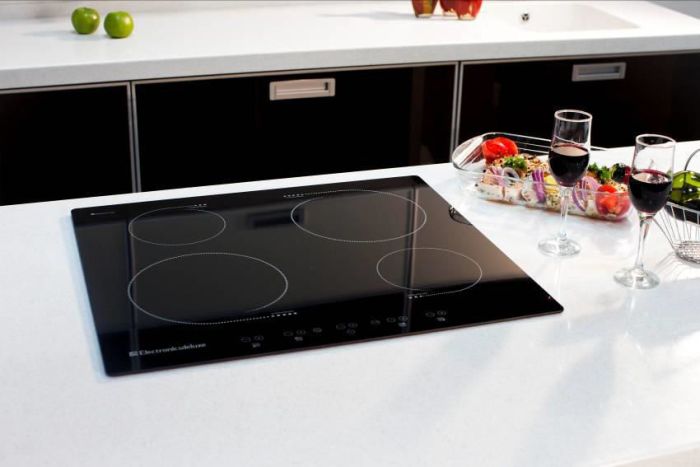 Features of induction cookers.