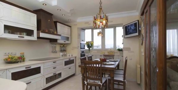 angular placement of the TV in the kitchen