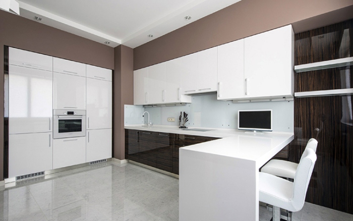 The kitchen is minimalism.
