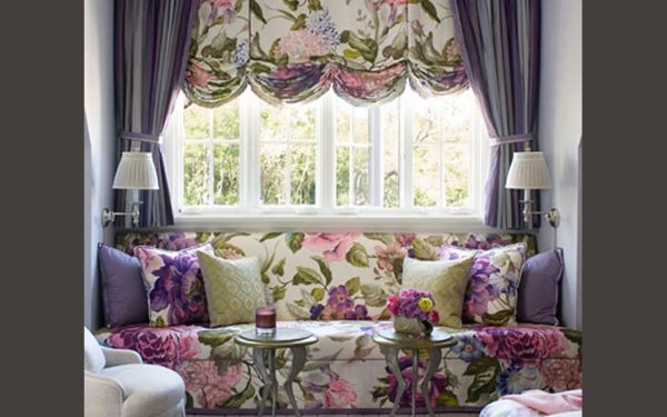 Austrian curtains are a mixture of Roman and French.